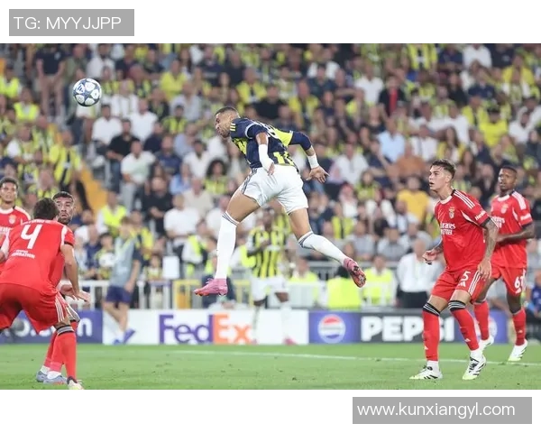 欧冠门票系统瘫痪数万球迷排队奋战12小时争抢梦寐以求的入场券