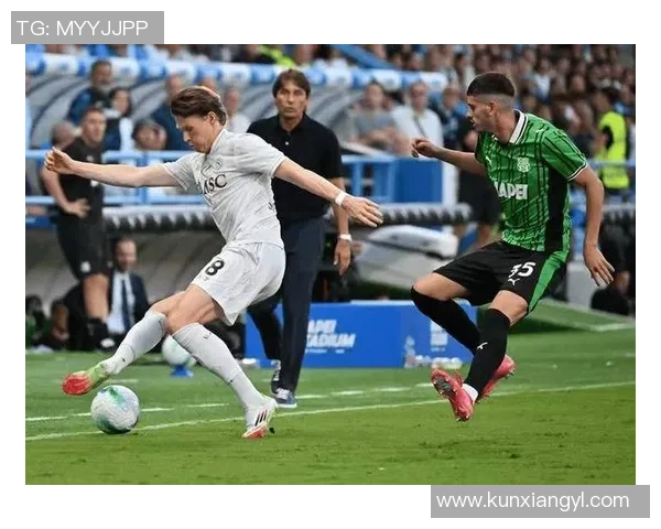 萨索洛主场迎战弗洛全力争胜双方战术对决引人关注